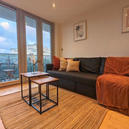 Apartment 100M From Fistral Beach- Underground Parking-Surf Shower & Locker- Sleeps 6 Ньюкі Екстер'єр фото