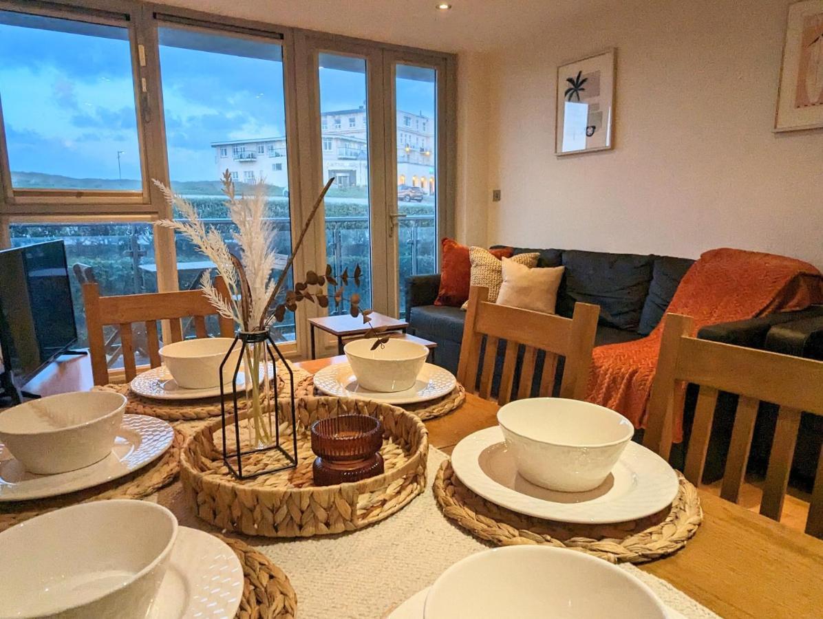 Apartment 100M From Fistral Beach- Underground Parking-Surf Shower & Locker- Sleeps 6 Ньюкі Екстер'єр фото